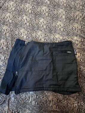 SKHOOP Black Short Zip Skirt Insulated Gore Windstopper Size Medium